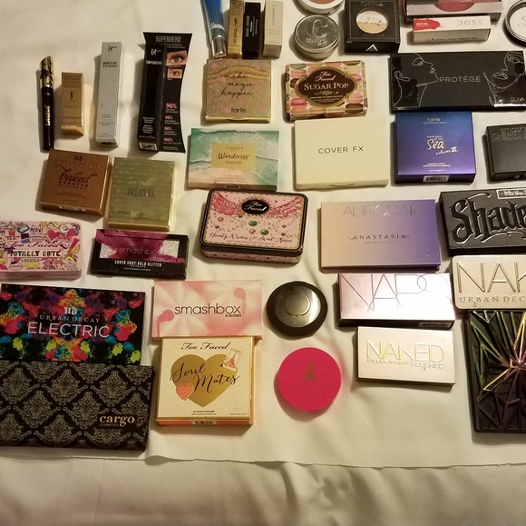 Luxury full sized NEW high end makeup mystery box - Picture 8 of 8